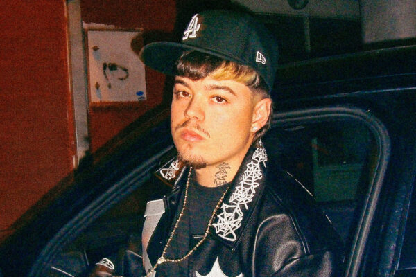 Saiko calienta motores para un LOS40 Primavera Pop